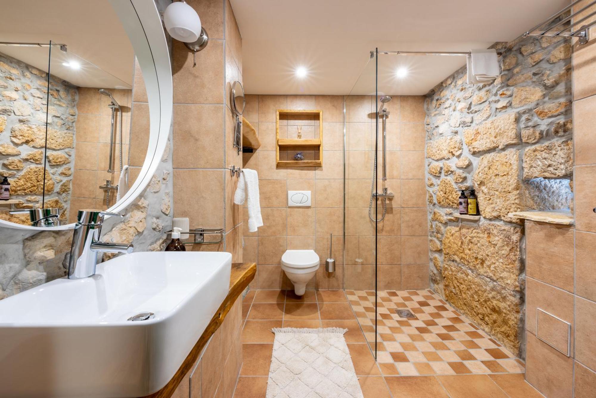 Villa Cocoon - Vacation Home With Heated Pool & Garden Брибир Екстериор снимка