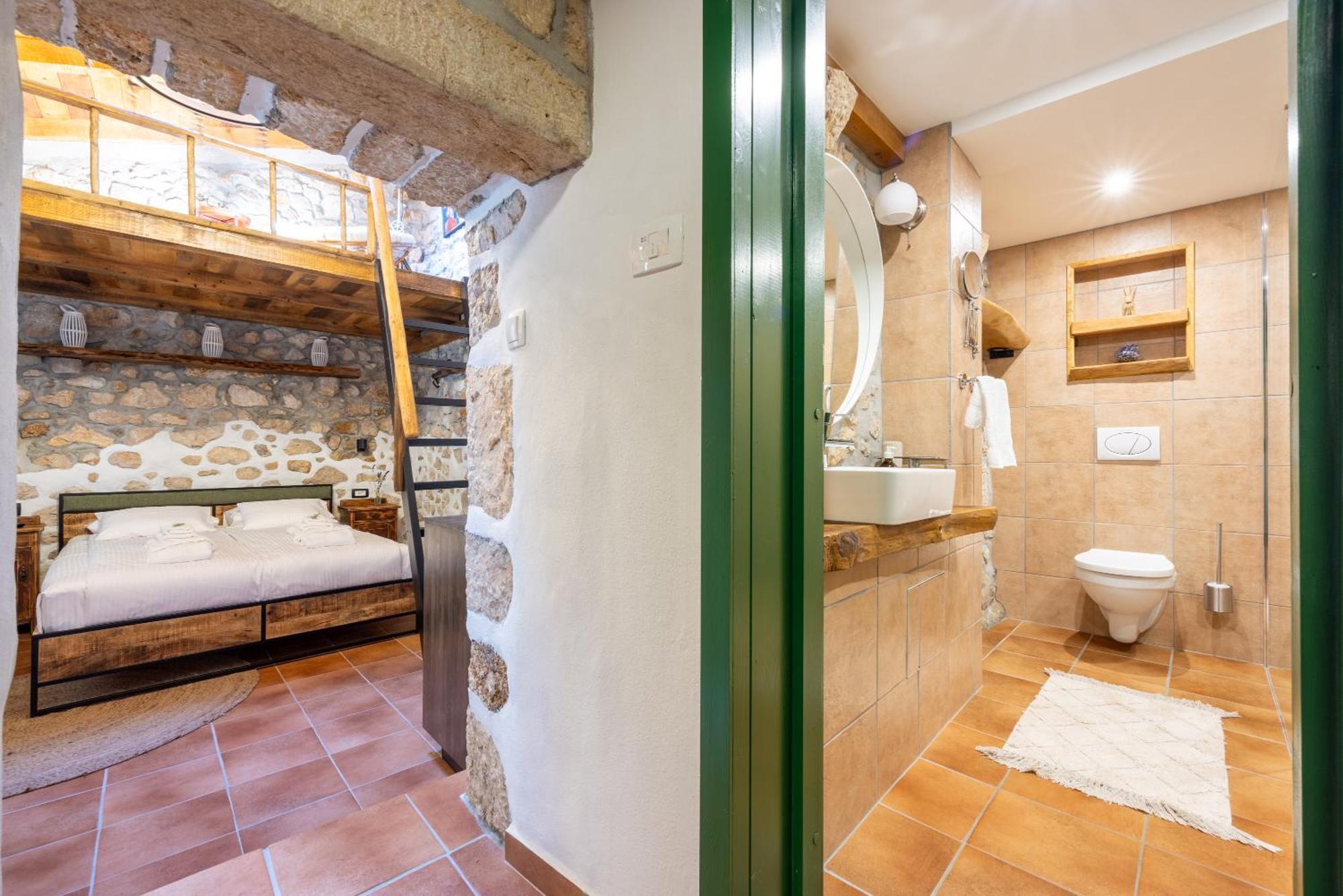 Villa Cocoon - Vacation Home With Heated Pool & Garden Брибир Екстериор снимка